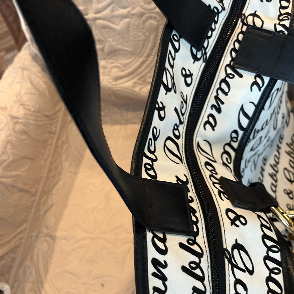 Dolce & Gabbana Script Logo Tote in Black and White - Picture 7 of 16
